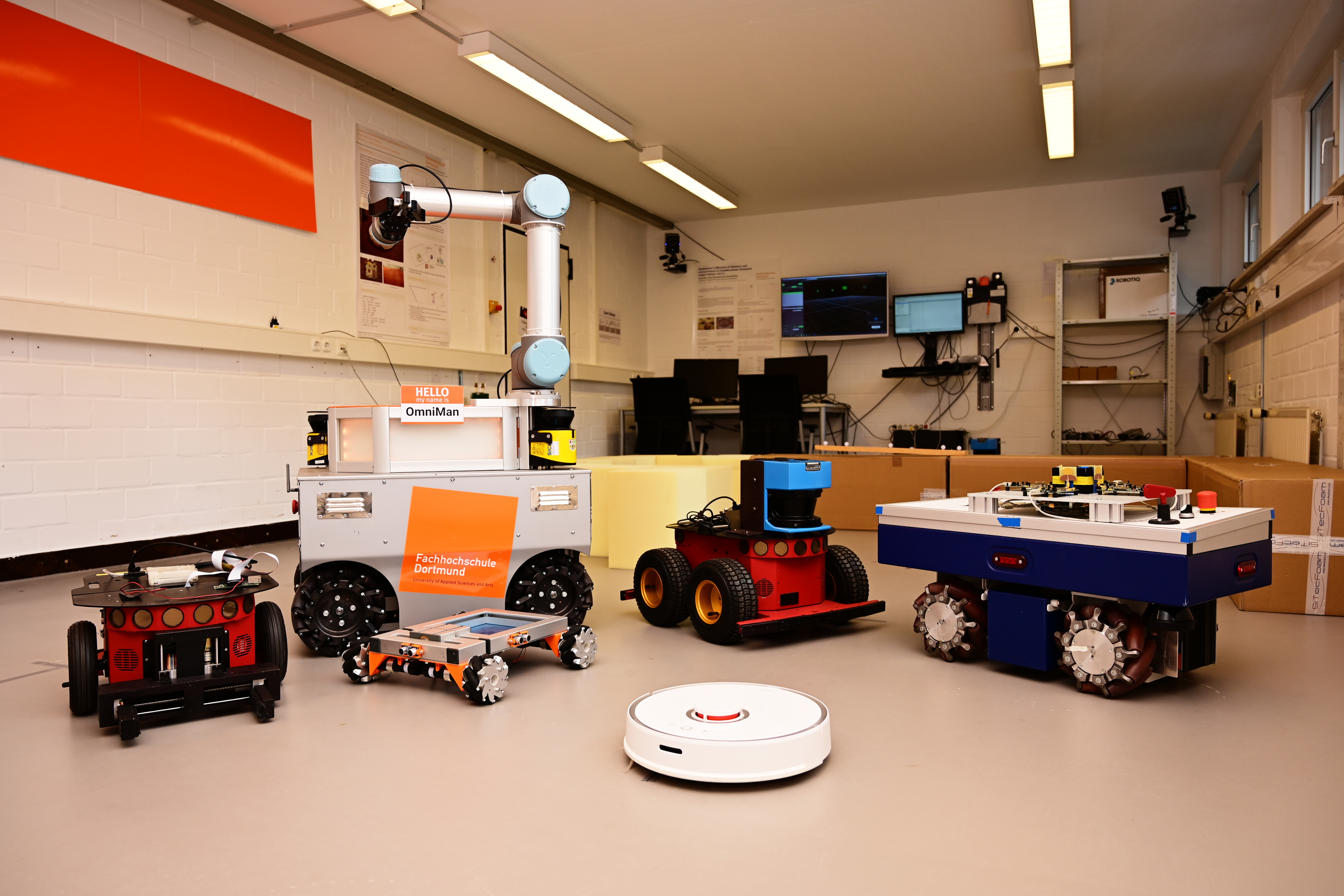 Mobile Roboter und Manipulatoren des Roboter-Labors